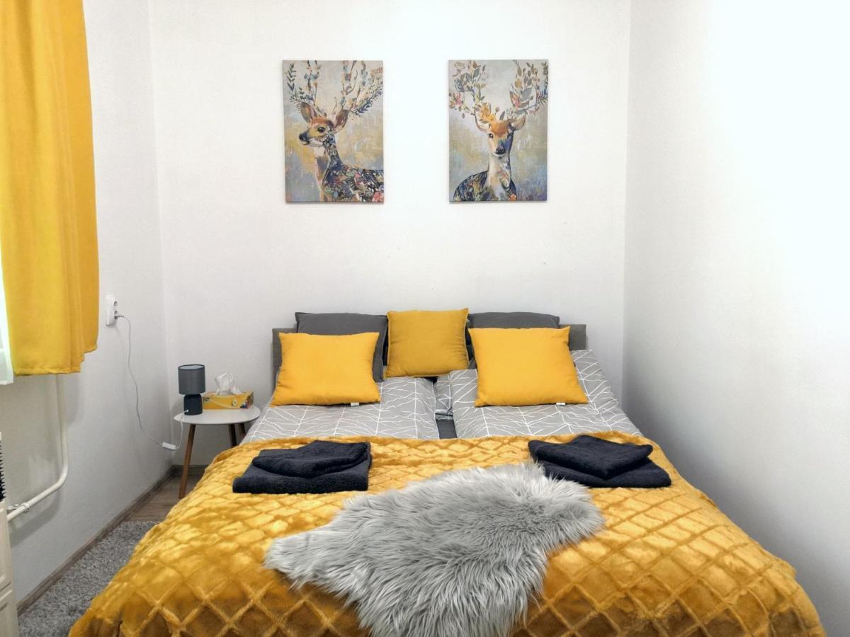 Belvarosi Lux Apartman Vasarosnameny Exterior photo